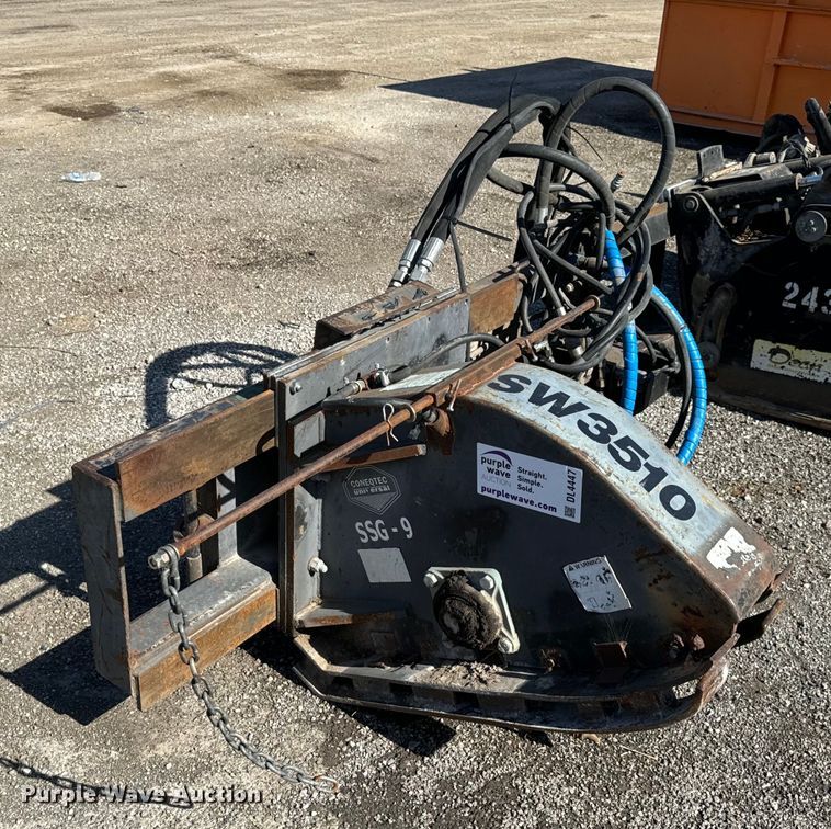 image for item DL4447 Coneqtec Universal SSG9 skid steer rock saw