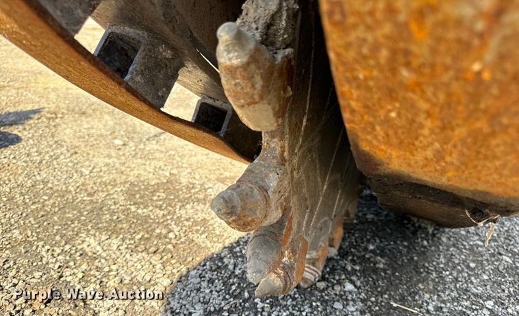 image for item DL4447 Coneqtec Universal SSG9 skid steer rock saw