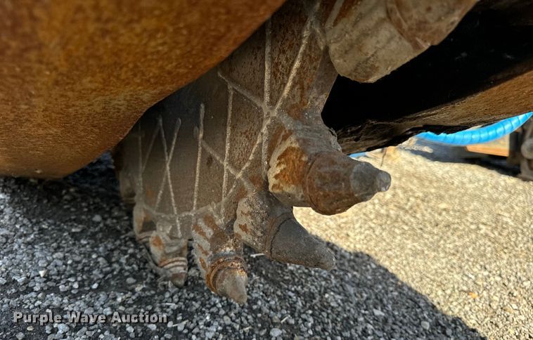 image for item DL4447 Coneqtec Universal SSG9 skid steer rock saw