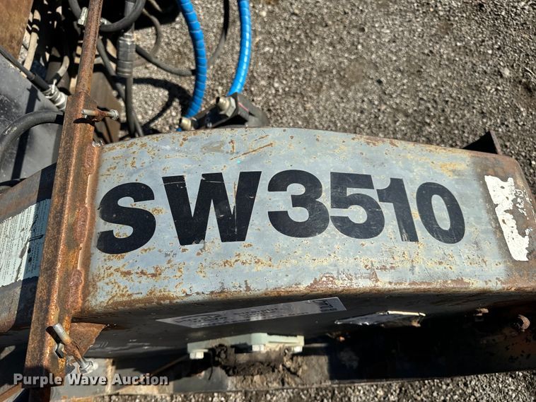 image for item DL4447 Coneqtec Universal SSG9 skid steer rock saw