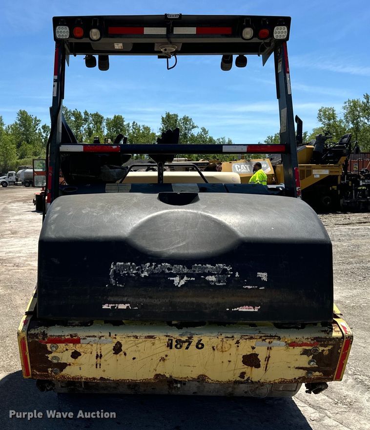 image for item DL4449 2009 Hypac C766D double drum vibratory roller