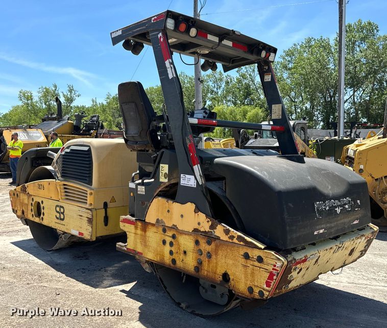 image for item DL4449 2009 Hypac C766D double drum vibratory roller