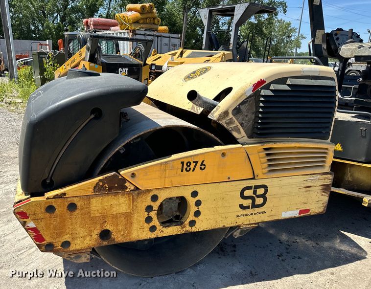 image for item DL4449 2009 Hypac C766D double drum vibratory roller