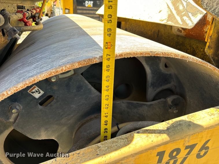 image for item DL4449 2009 Hypac C766D double drum vibratory roller