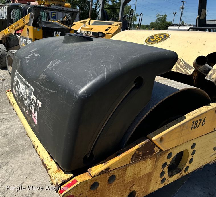 image for item DL4449 2009 Hypac C766D double drum vibratory roller