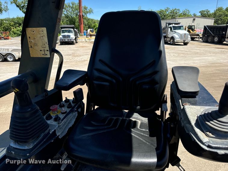 image for item DL4449 2009 Hypac C766D double drum vibratory roller