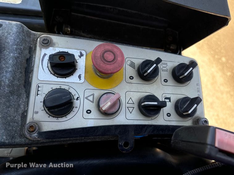 image for item DL4449 2009 Hypac C766D double drum vibratory roller