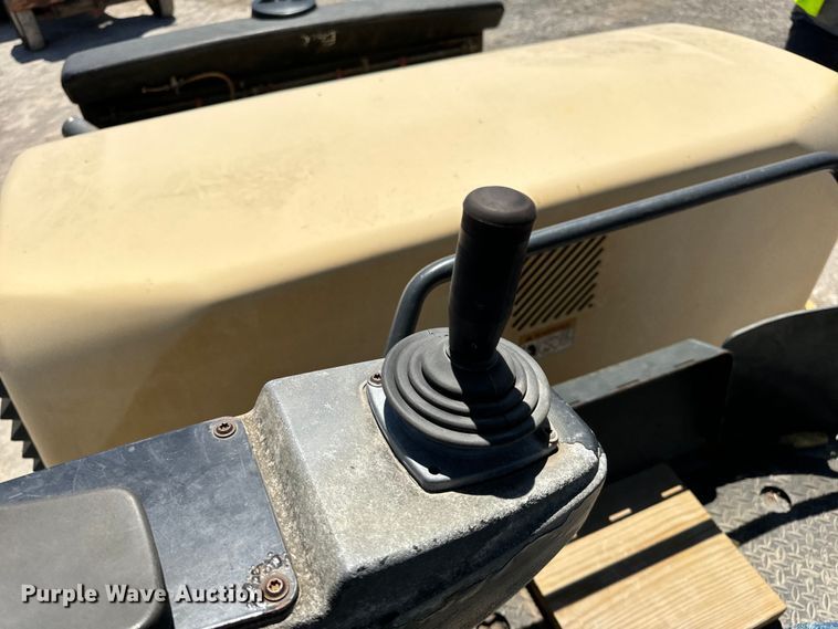 image for item DL4449 2009 Hypac C766D double drum vibratory roller