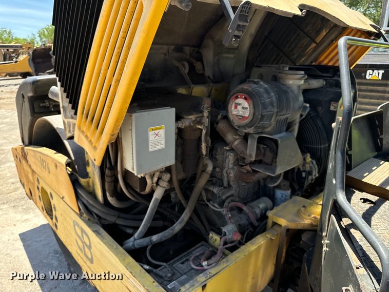 image for item DL4449 2009 Hypac C766D double drum vibratory roller