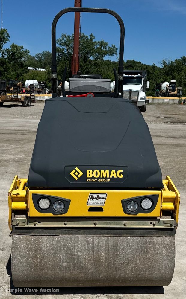 image for item DL4452 2015 Bomag BW120SL-5 double drum vibratory roller