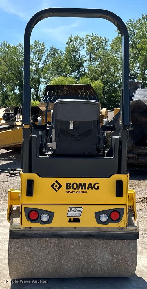 image for item DL4452 2015 Bomag BW120SL-5 double drum vibratory roller