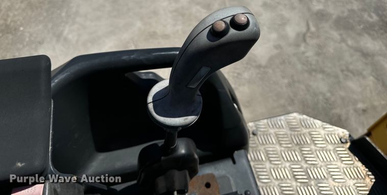 image for item DL4452 2015 Bomag BW120SL-5 double drum vibratory roller