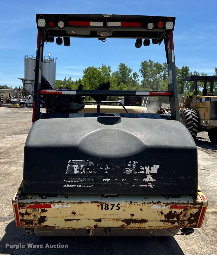 image for item DL4453 2009 Hypac C766D double drum vibratory roller