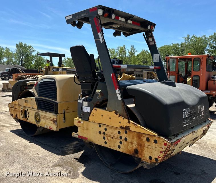 image for item DL4453 2009 Hypac C766D double drum vibratory roller