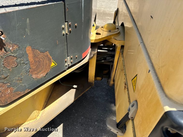 image for item DL4453 2009 Hypac C766D double drum vibratory roller