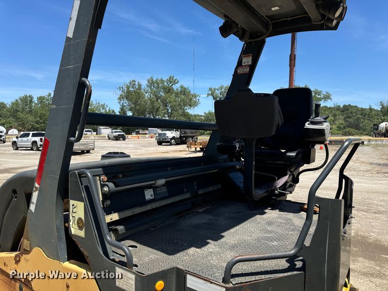 image for item DL4453 2009 Hypac C766D double drum vibratory roller