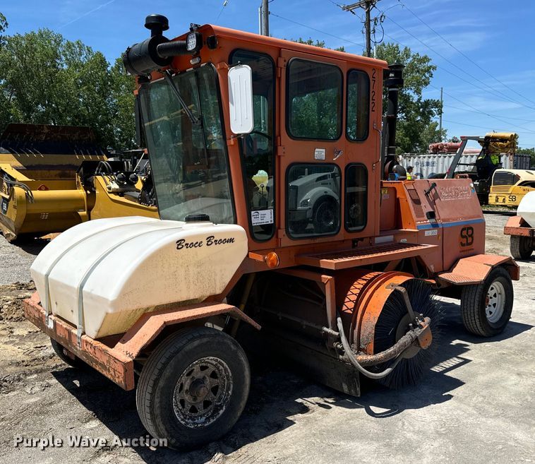 image for item DL4454 2002 Broce CR350 broom