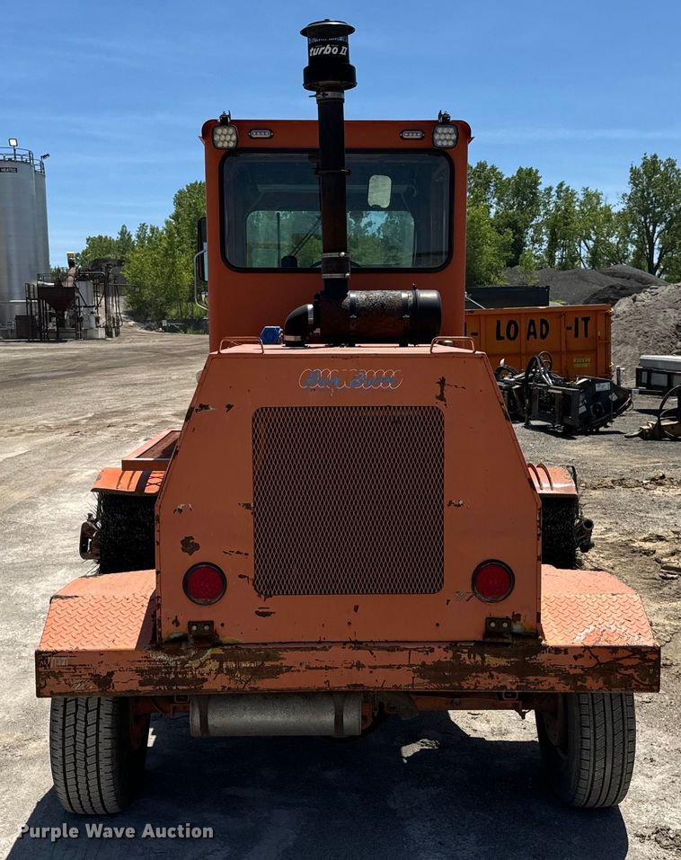 image for item DL4454 2002 Broce CR350 broom