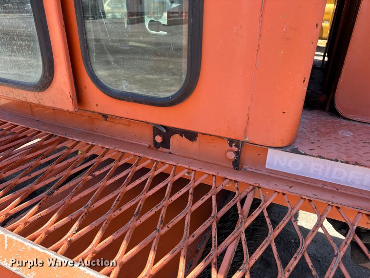 image for item DL4454 2002 Broce CR350 broom