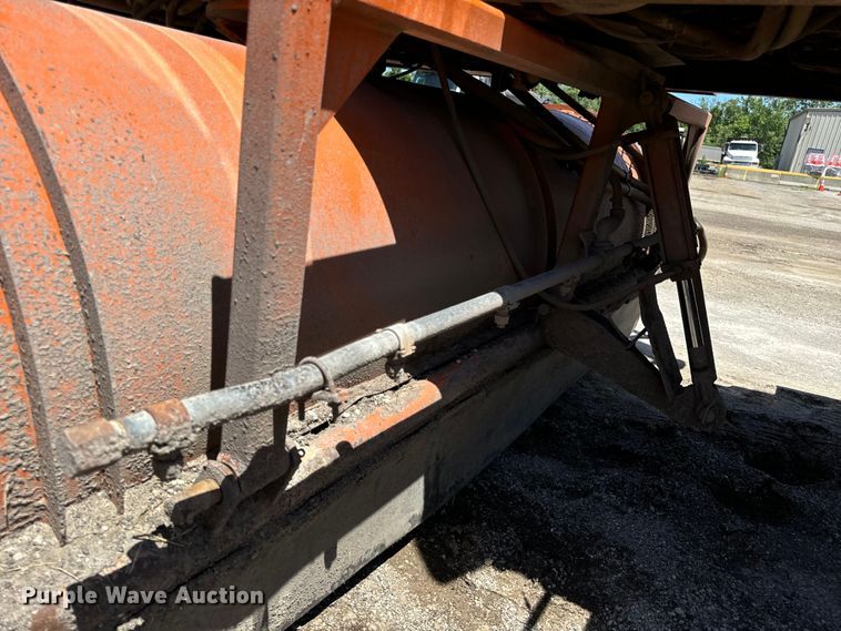 image for item DL4454 2002 Broce CR350 broom