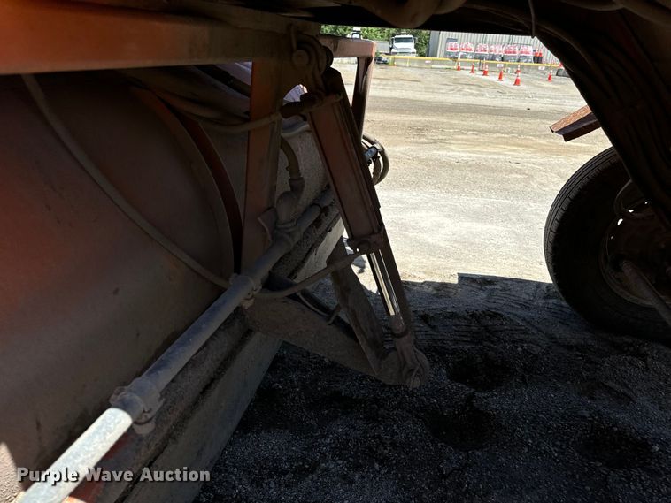 image for item DL4454 2002 Broce CR350 broom