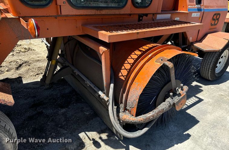 image for item DL4454 2002 Broce CR350 broom