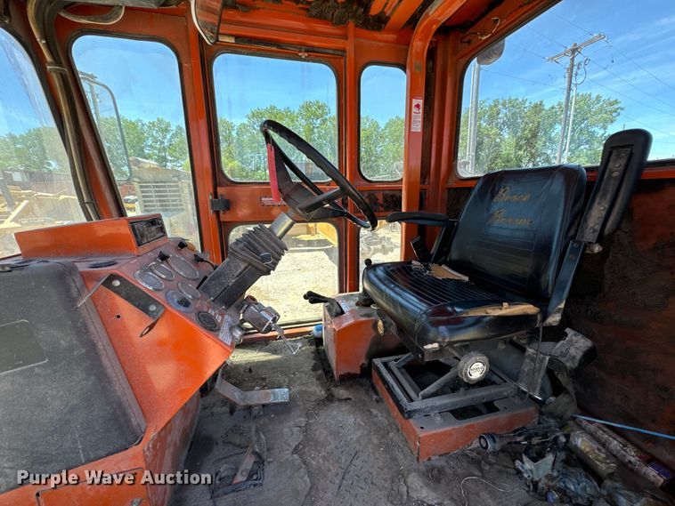 image for item DL4454 2002 Broce CR350 broom