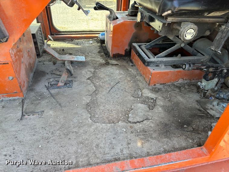 image for item DL4454 2002 Broce CR350 broom