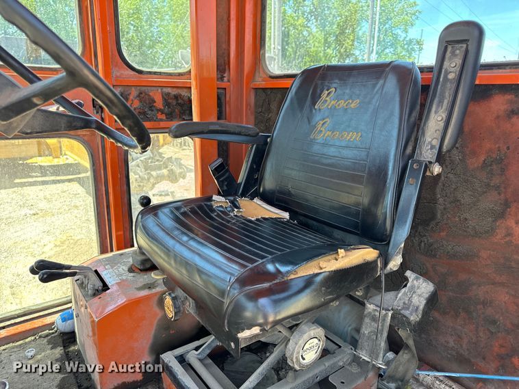 image for item DL4454 2002 Broce CR350 broom