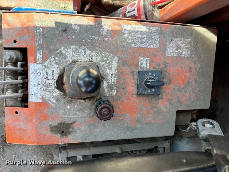 image for item DL4454 2002 Broce CR350 broom