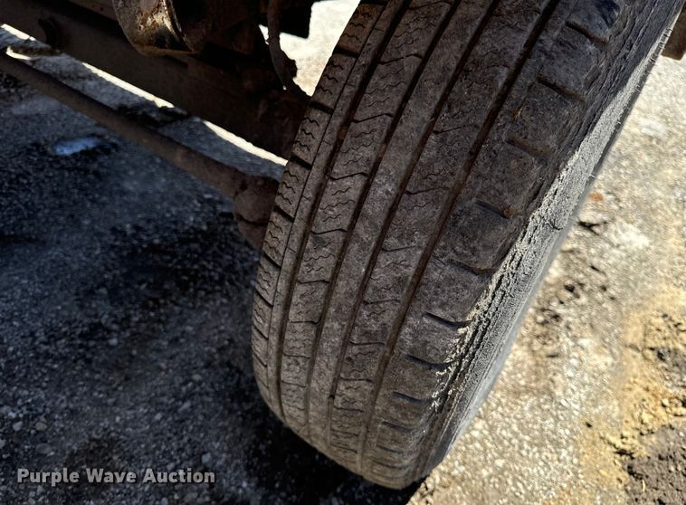 image for item DL4454 2002 Broce CR350 broom