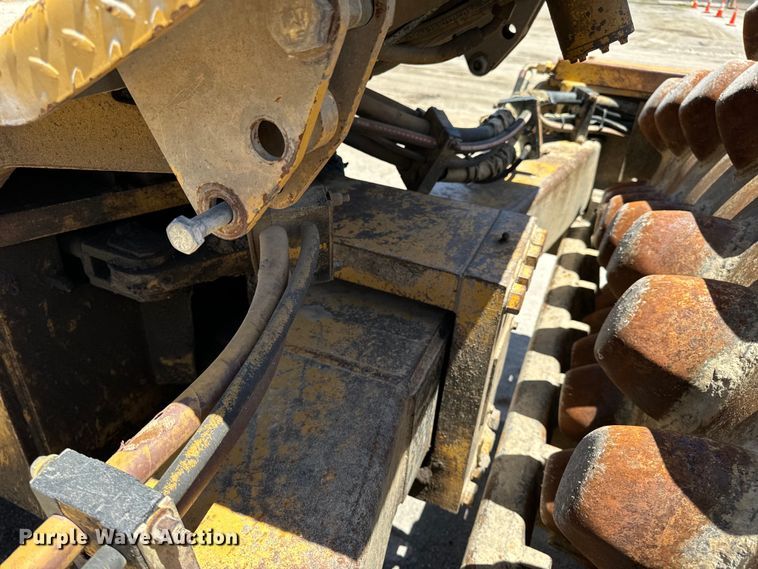 image for item DL4455 2000 Caterpillar CP-563C single drum vibratory roller