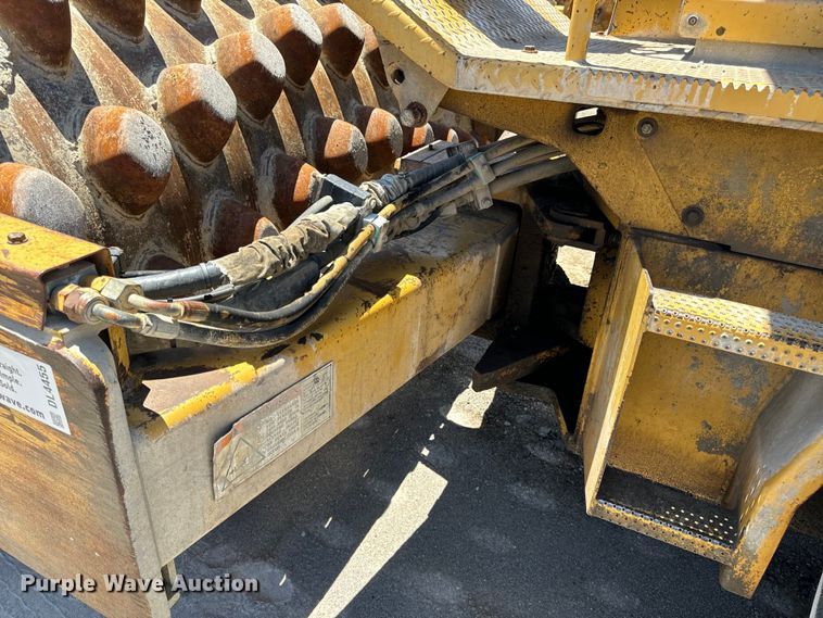 image for item DL4455 2000 Caterpillar CP-563C single drum vibratory roller