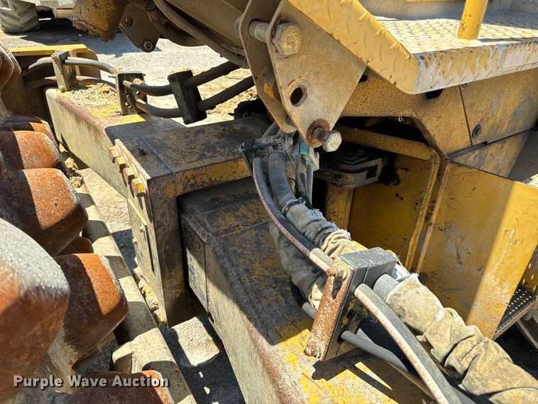 image for item DL4455 2000 Caterpillar CP-563C single drum vibratory roller