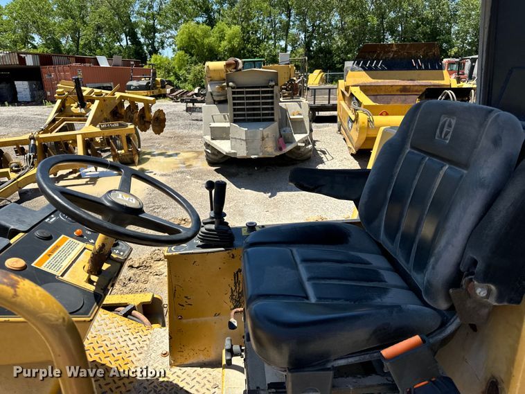 image for item DL4455 2000 Caterpillar CP-563C single drum vibratory roller