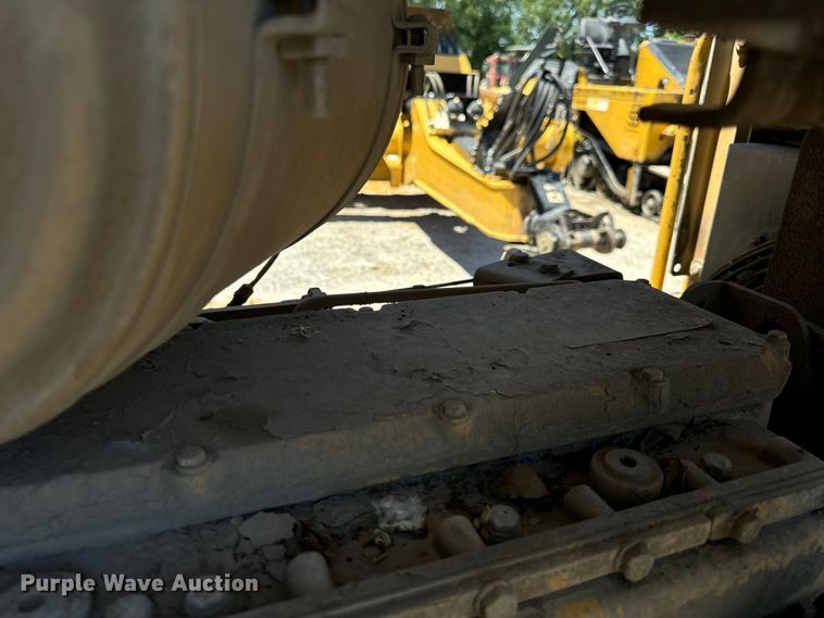 image for item DL4455 2000 Caterpillar CP-563C single drum vibratory roller