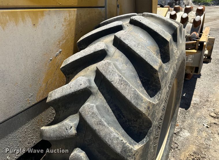 image for item DL4455 2000 Caterpillar CP-563C single drum vibratory roller