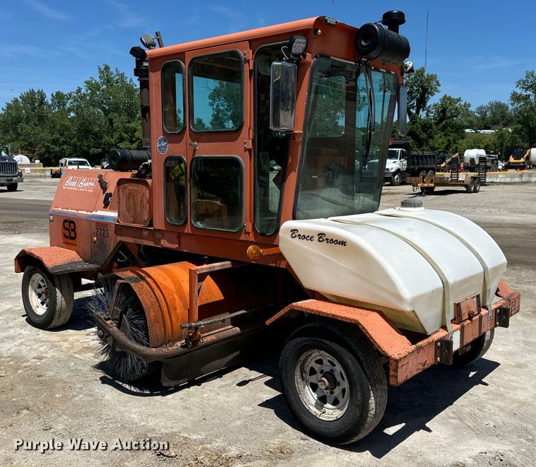 image for item DL4456 2003 Broce CR350 broom