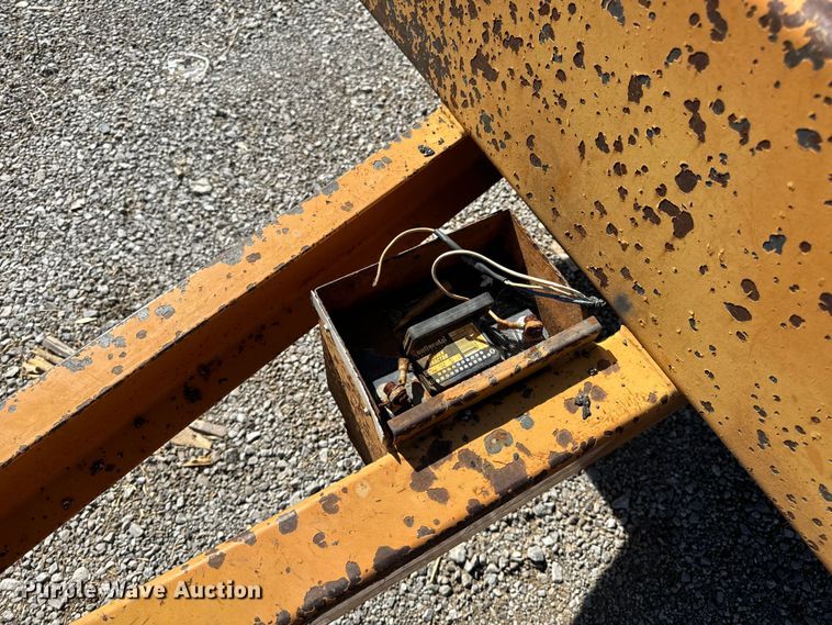 image for item DL4461 2005 Redi Haul equipment trailer