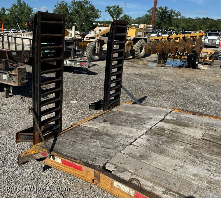 image for item DL4461 2005 Redi Haul equipment trailer