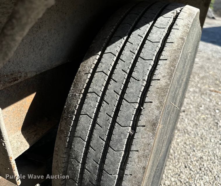 image for item DL4461 2005 Redi Haul equipment trailer