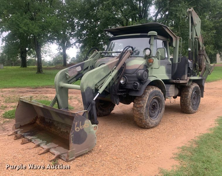 image for item DM7877 1989 Freightliner Unimog FLU419 emplacement excavator