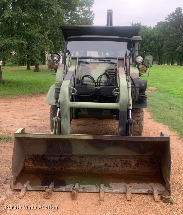 image for item DM7877 1989 Freightliner Unimog FLU419 emplacement excavator