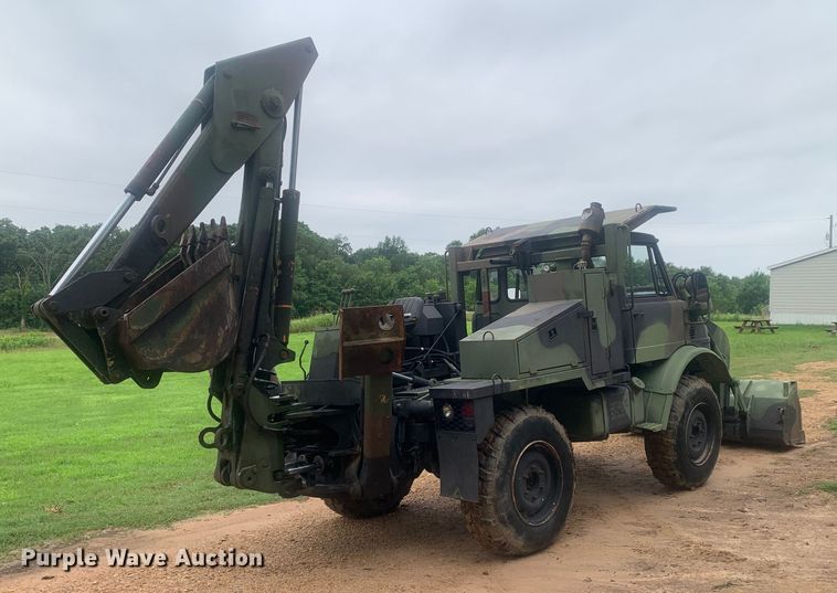 image for item DM7877 1989 Freightliner Unimog FLU419 emplacement excavator