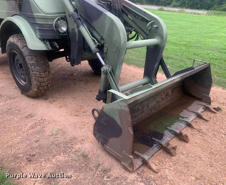 image for item DM7877 1989 Freightliner Unimog FLU419 emplacement excavator