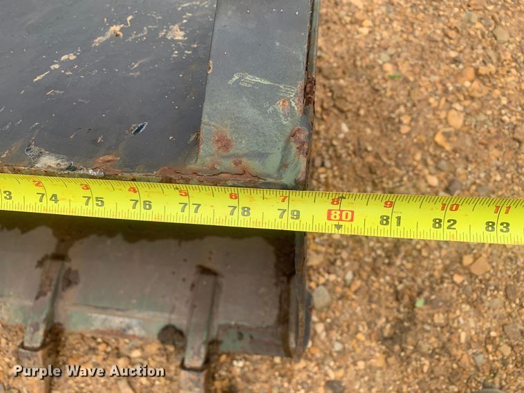 image for item DM7877 1989 Freightliner Unimog FLU419 emplacement excavator