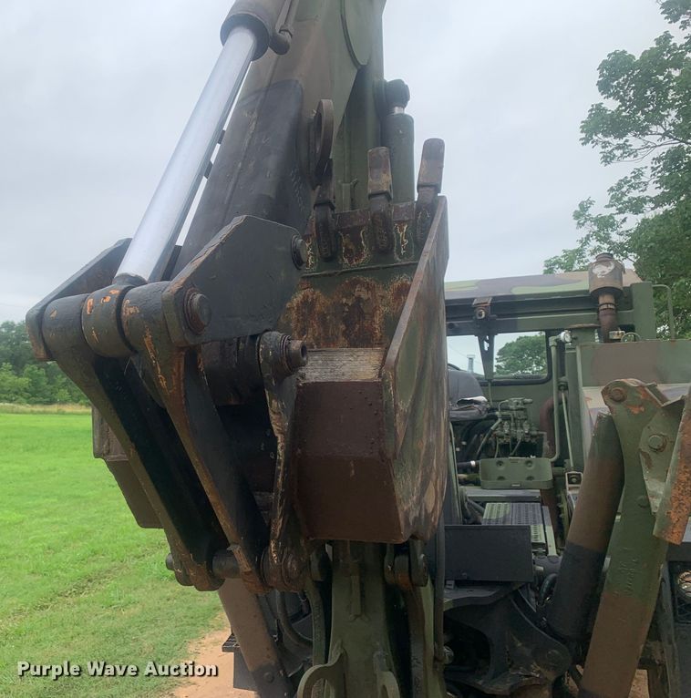 image for item DM7877 1989 Freightliner Unimog FLU419 emplacement excavator