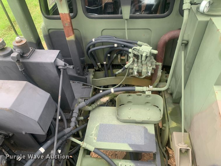 image for item DM7877 1989 Freightliner Unimog FLU419 emplacement excavator