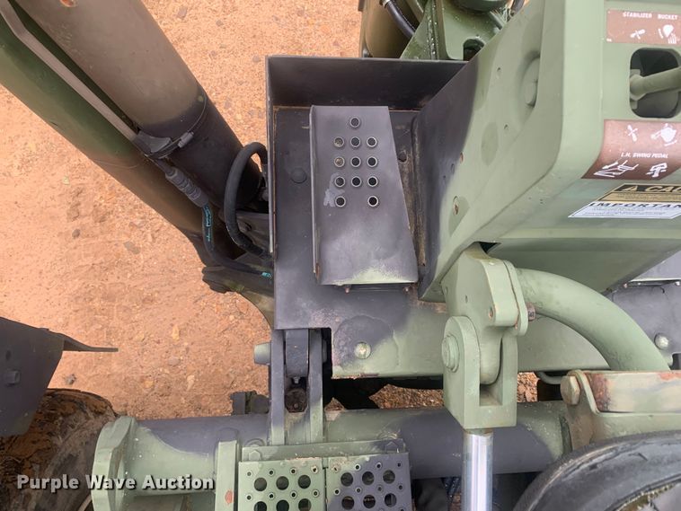 image for item DM7877 1989 Freightliner Unimog FLU419 emplacement excavator