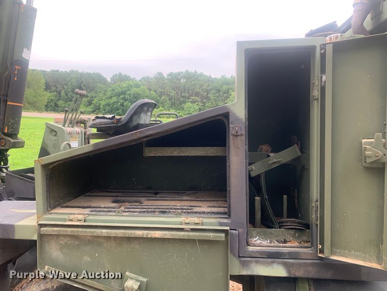 image for item DM7877 1989 Freightliner Unimog FLU419 emplacement excavator